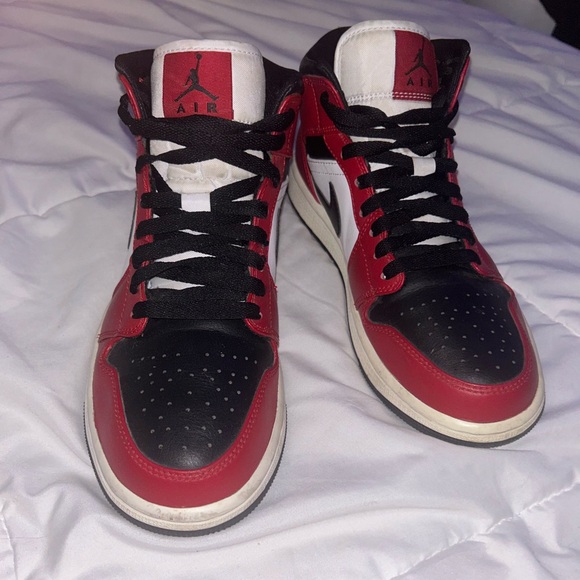 Air Jordan 1 bred toe - Picture 2 of 3
